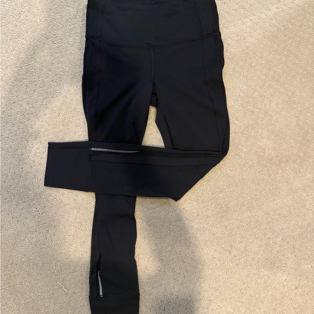 Lululemon Athletica size 6 Black Leggings with mesh detail